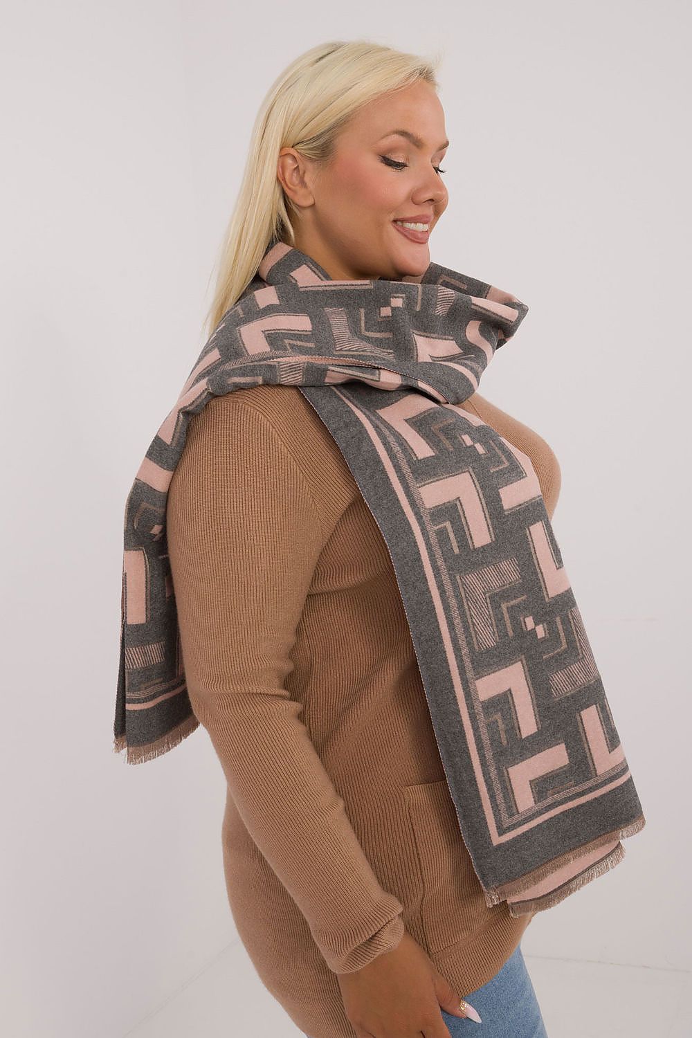  Sál model 200540 AT 