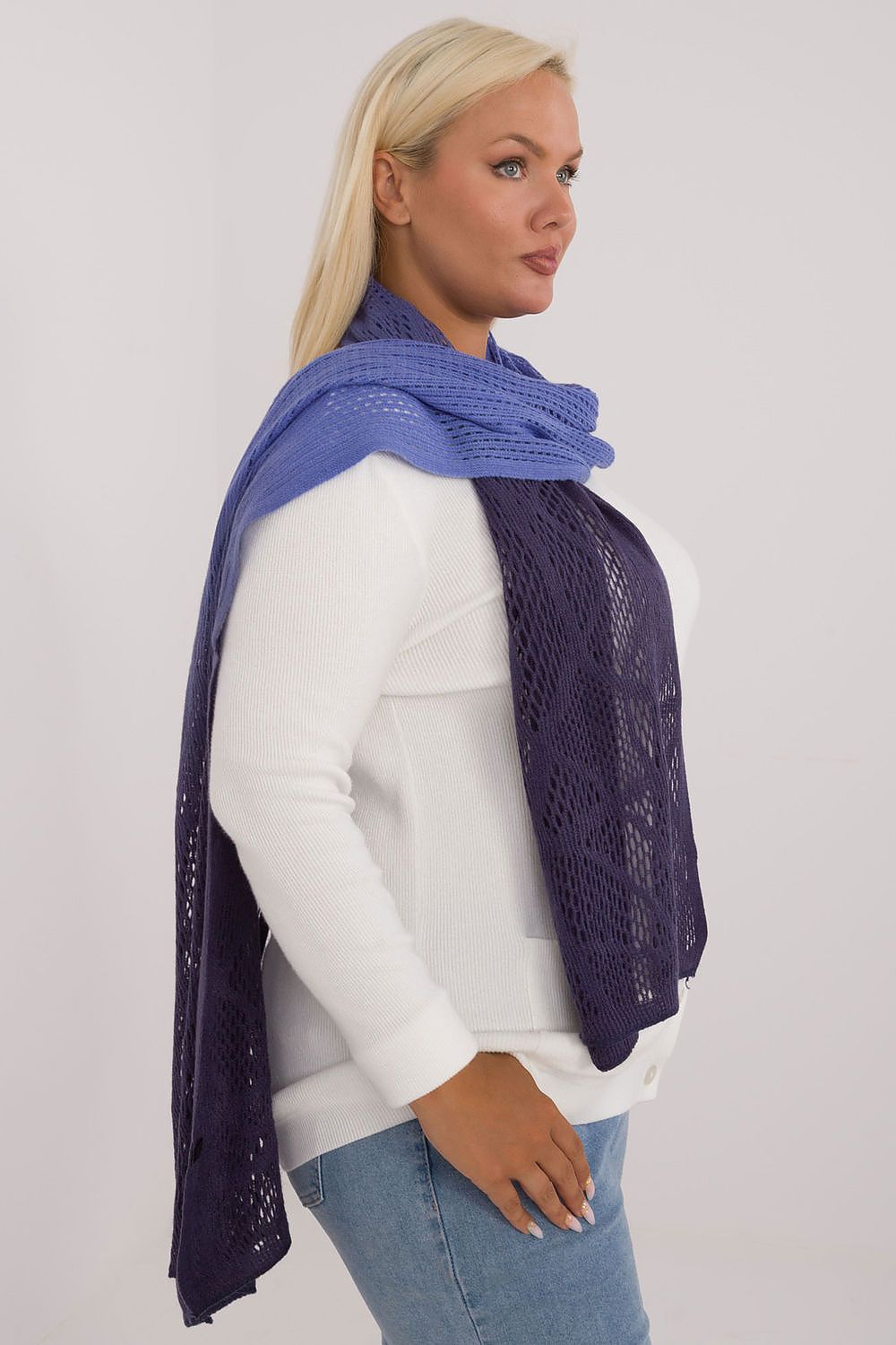  Sál model 200856 AT 