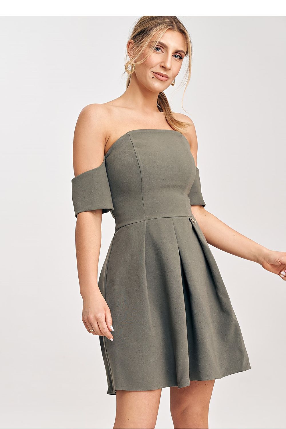  Estélyi ruha model 204342 Figl 
