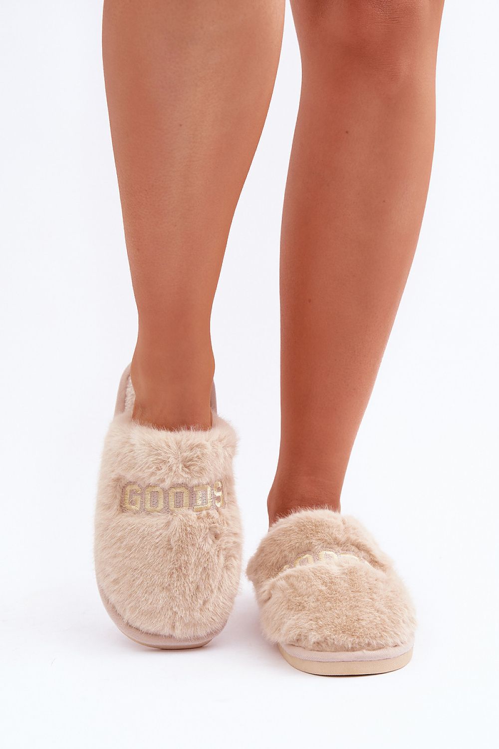  Papucs model 204943 Step in style 
