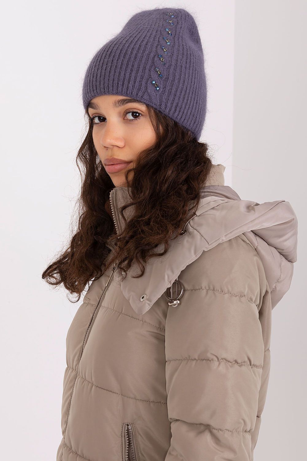  Sápka model 208252 AT 