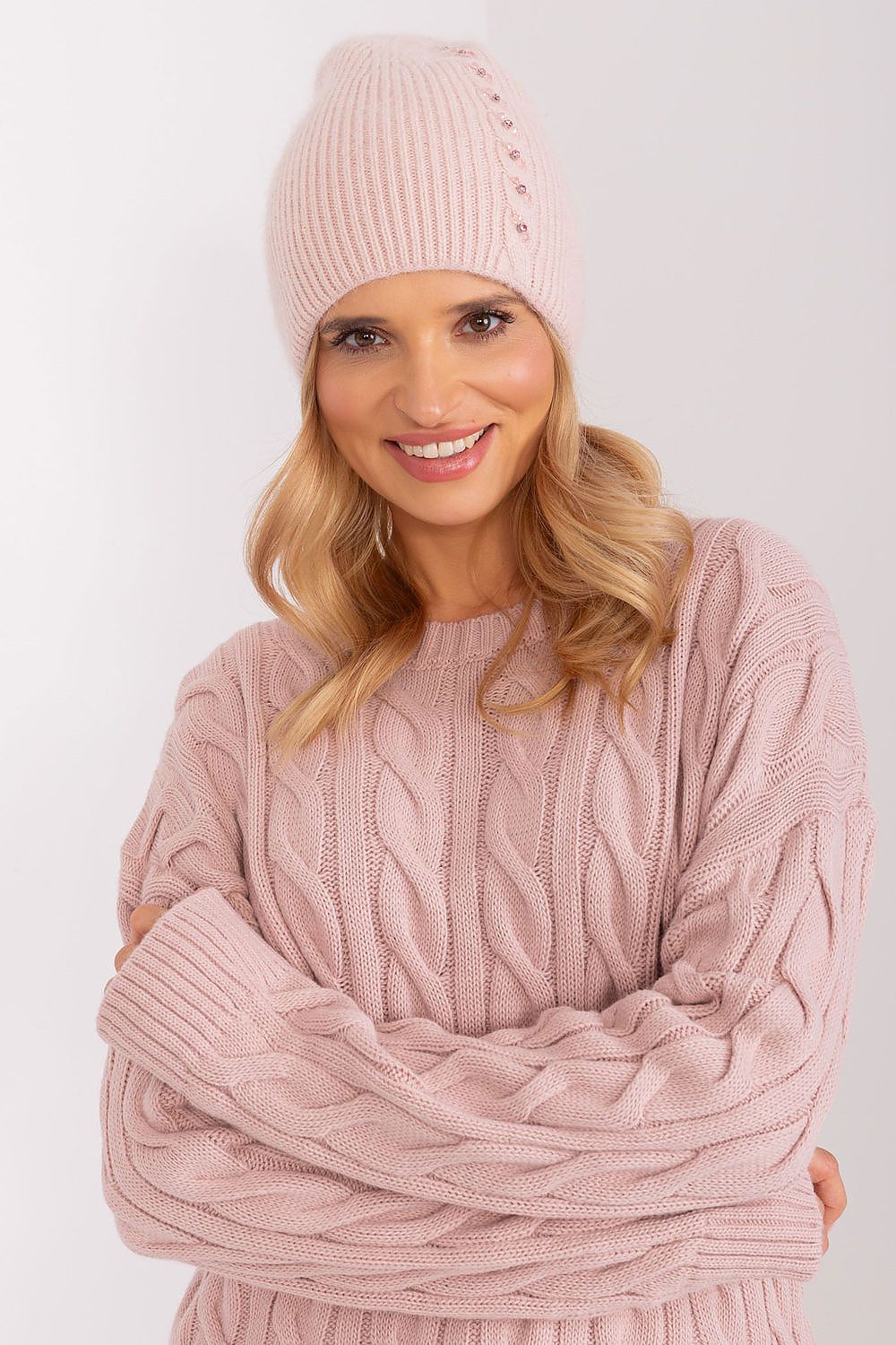  Sápka model 208253 AT 