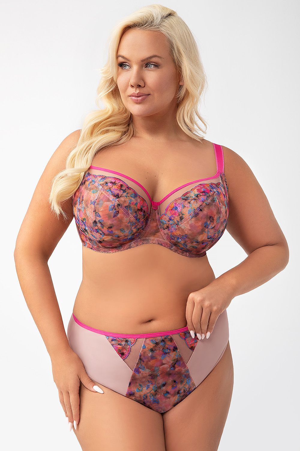  Brazil stílusú bugyi model 212773 Gorsenia Lingerie 