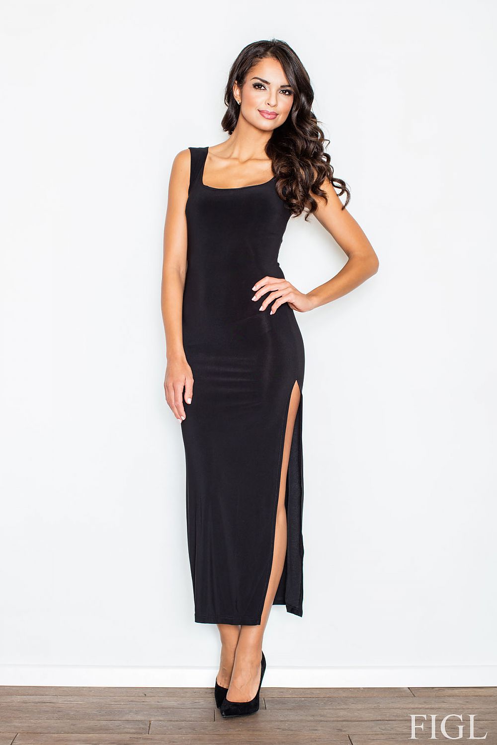  Estélyi ruha model 47957 Figl 