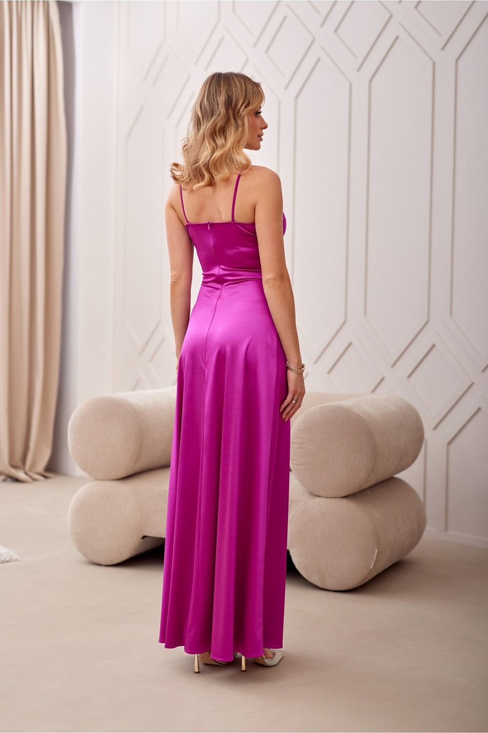  Hosszú ruha model 213638 Roco Fashion 