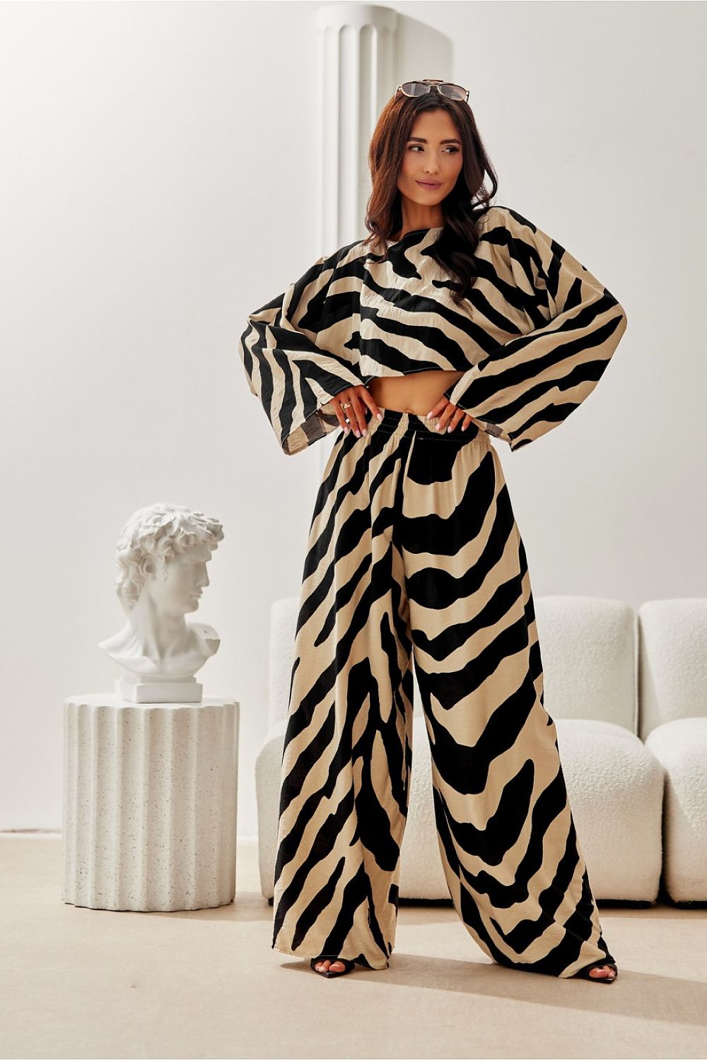  Női nadrág model 214533 Roco Fashion 