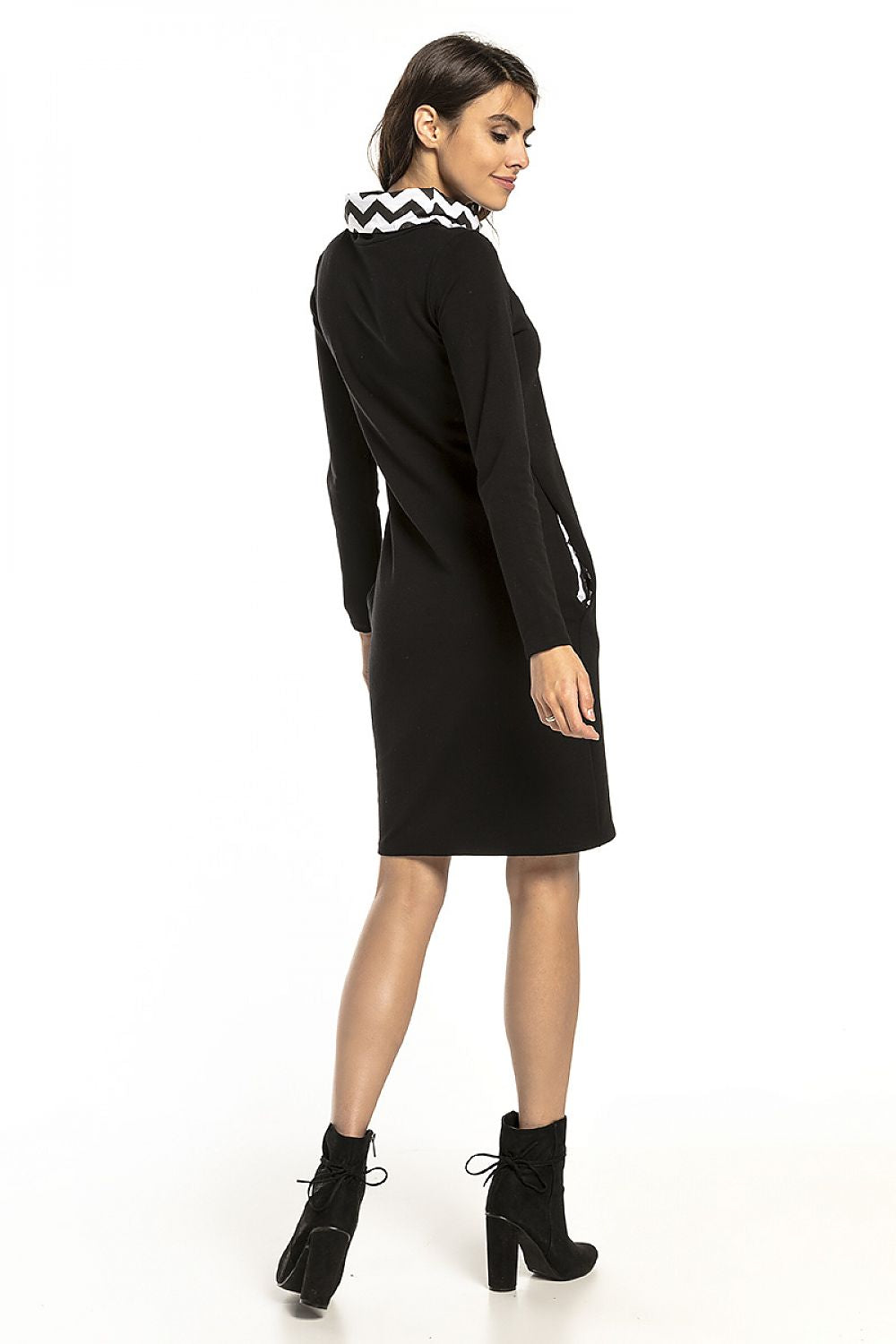  Hétköznapi ruha model 136213 Tessita 
