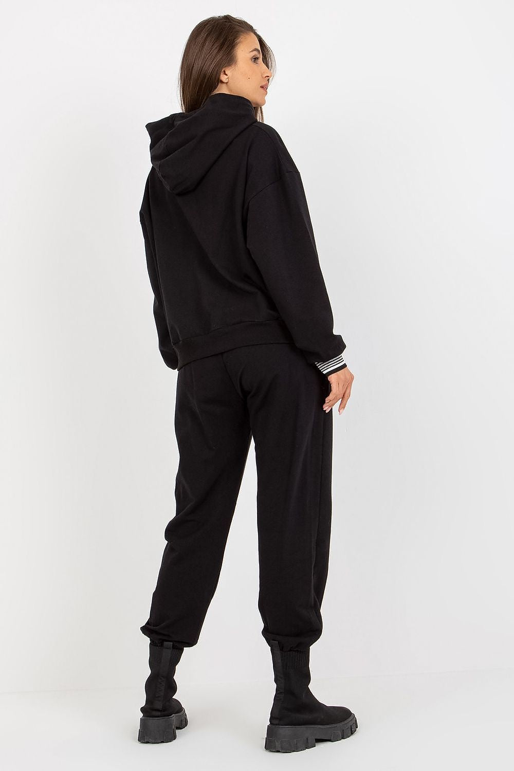  Együttes model 172718 Relevance 