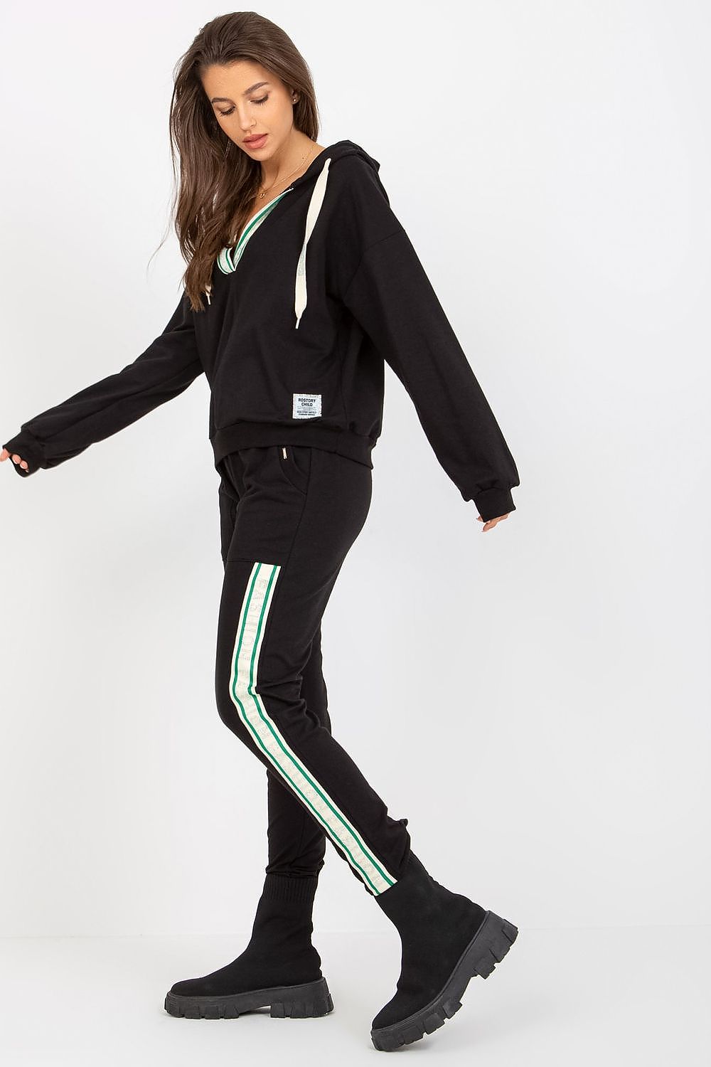 Együttes model 172722 Relevance 