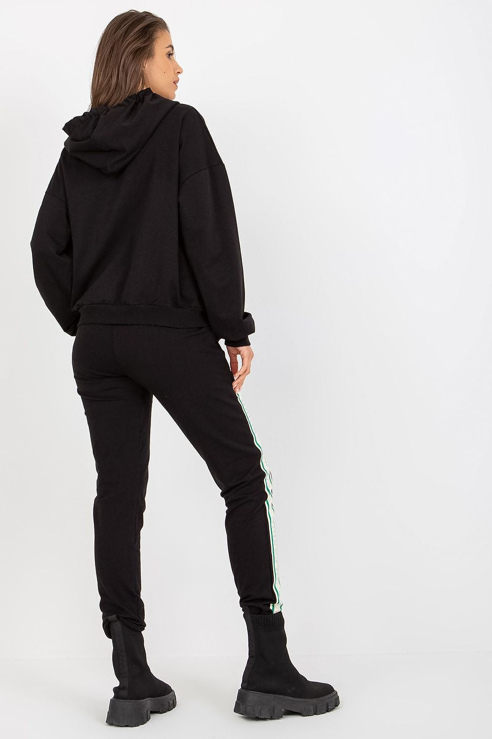  Együttes model 172722 Relevance 