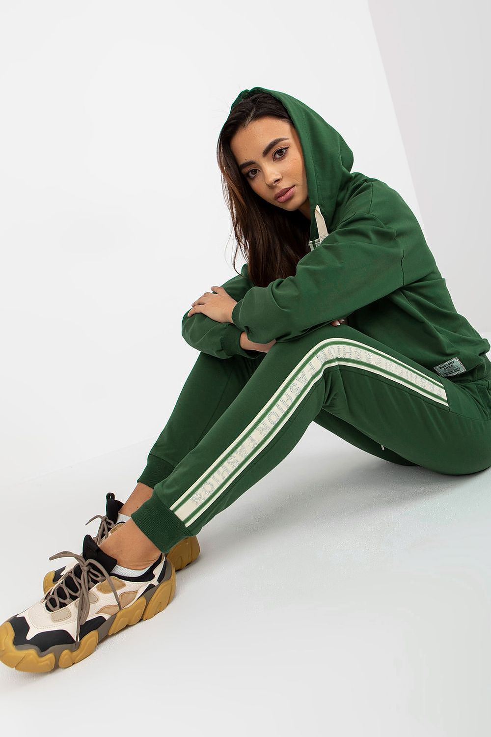  Együttes model 172725 Relevance 