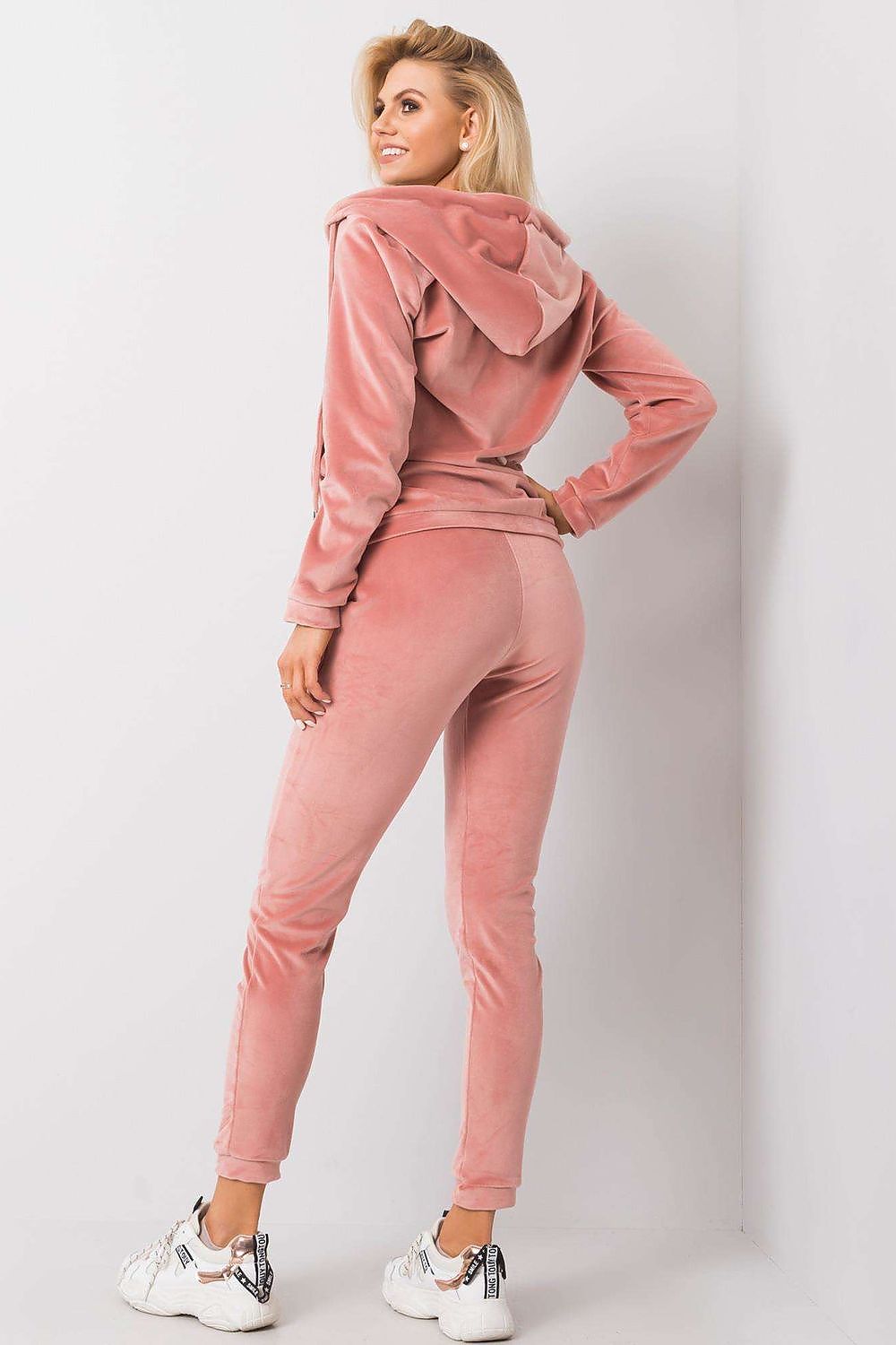 Együttes model 173384 Relevance 
