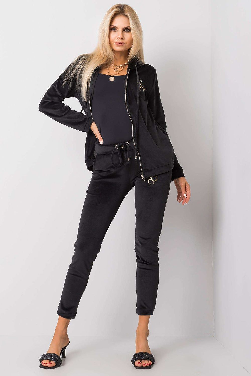  Együttes model 173385 Relevance 