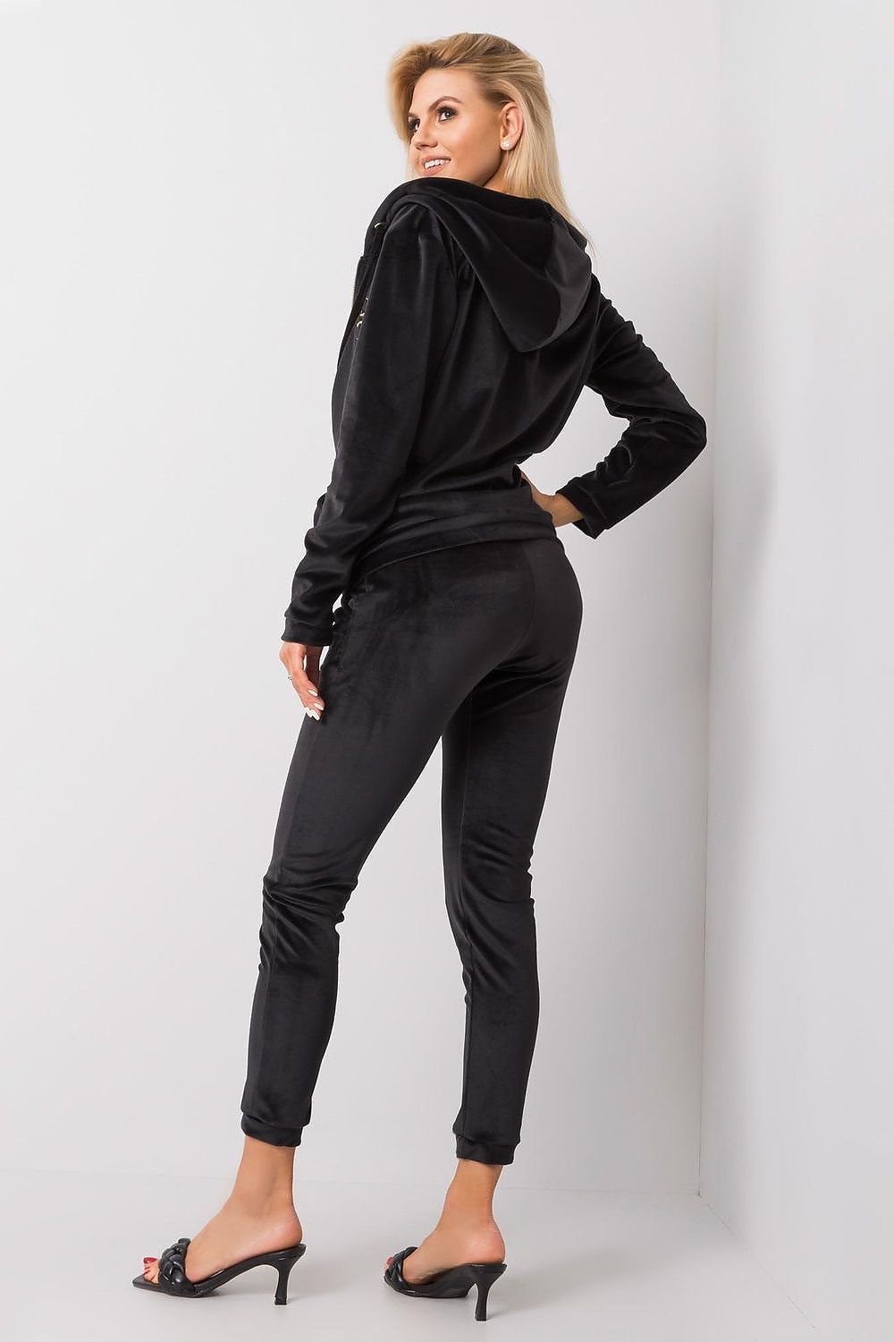  Együttes model 173385 Relevance 