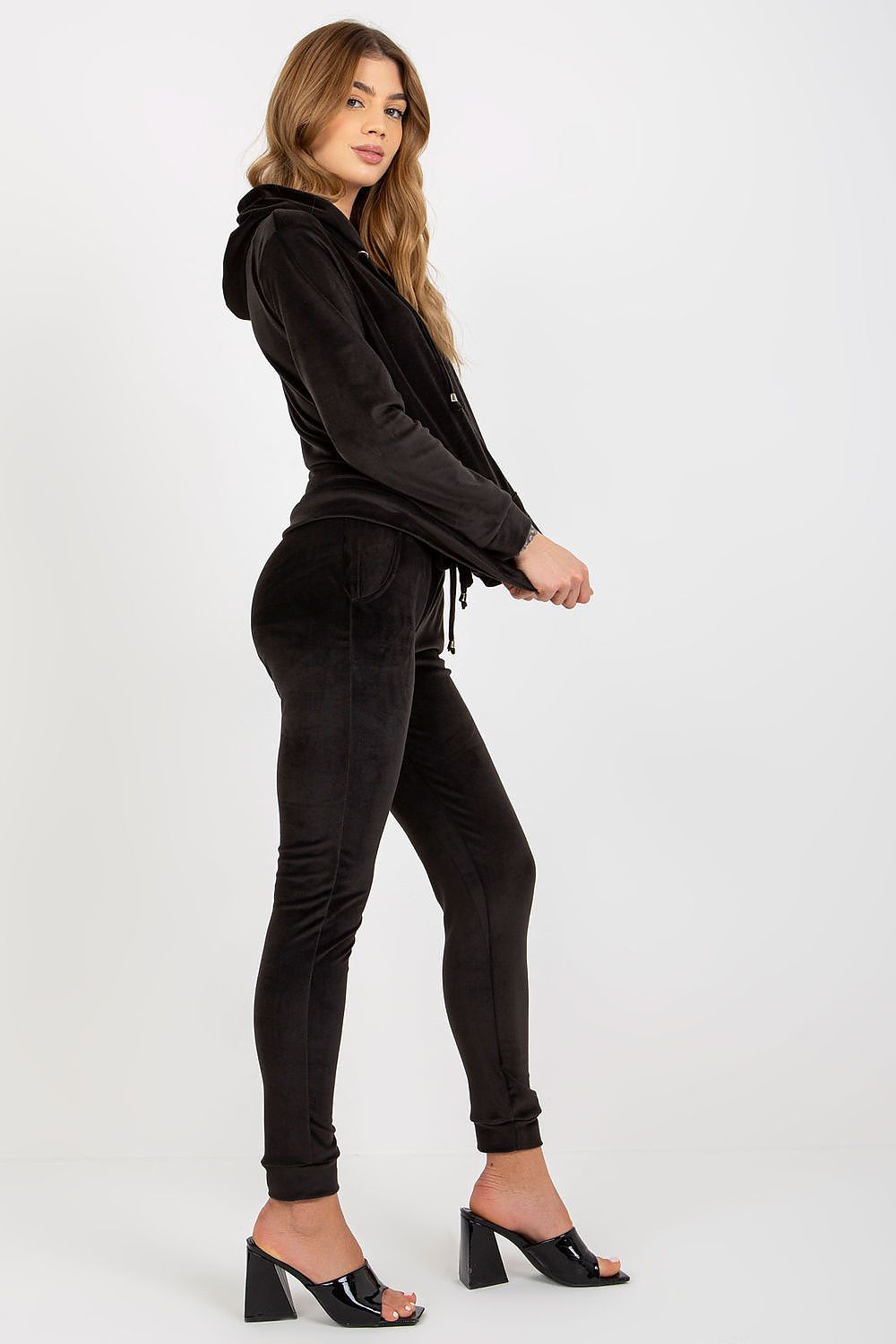  Együttes model 177077 Relevance 