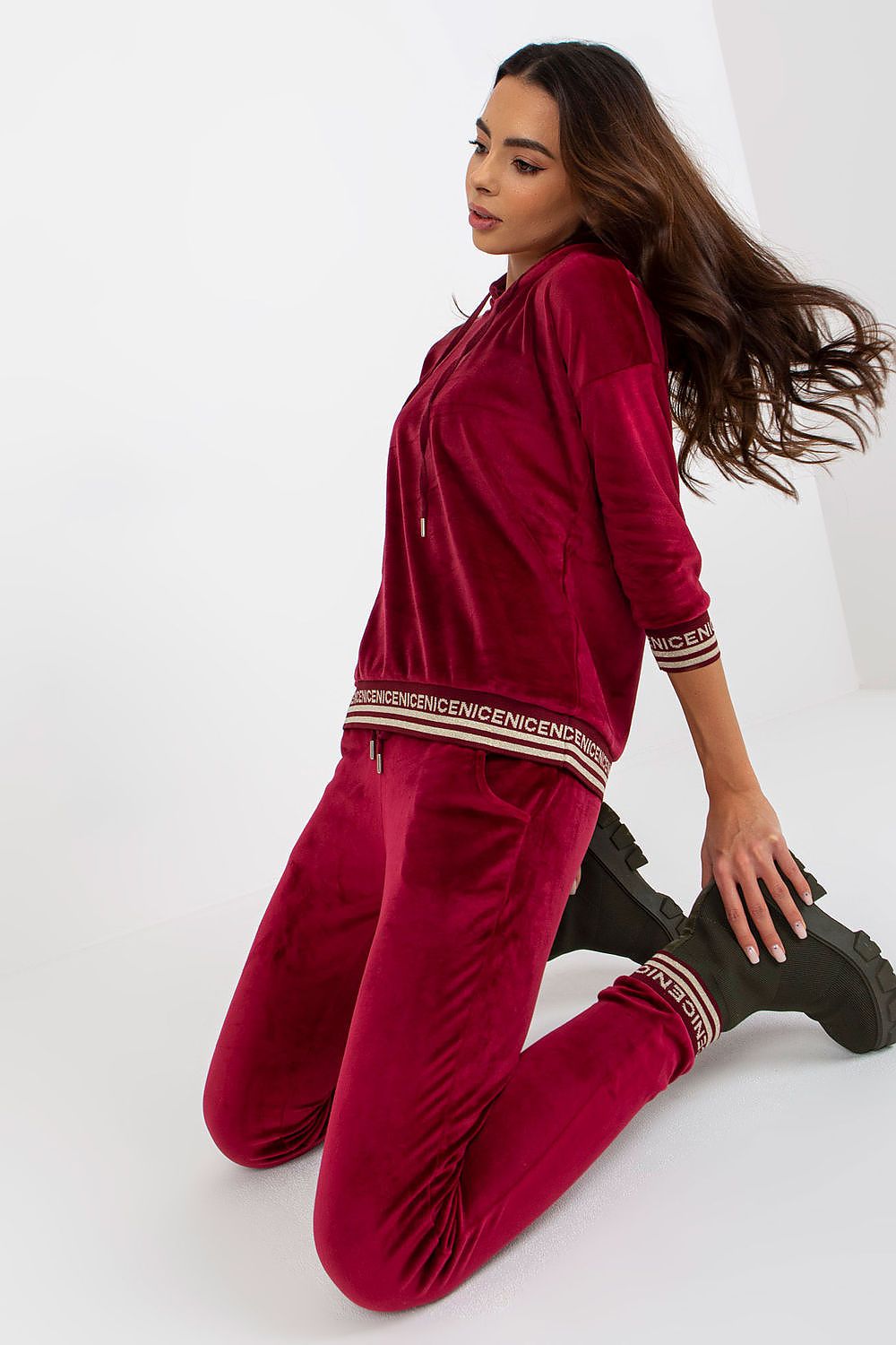  Együttes model 177090 Relevance 