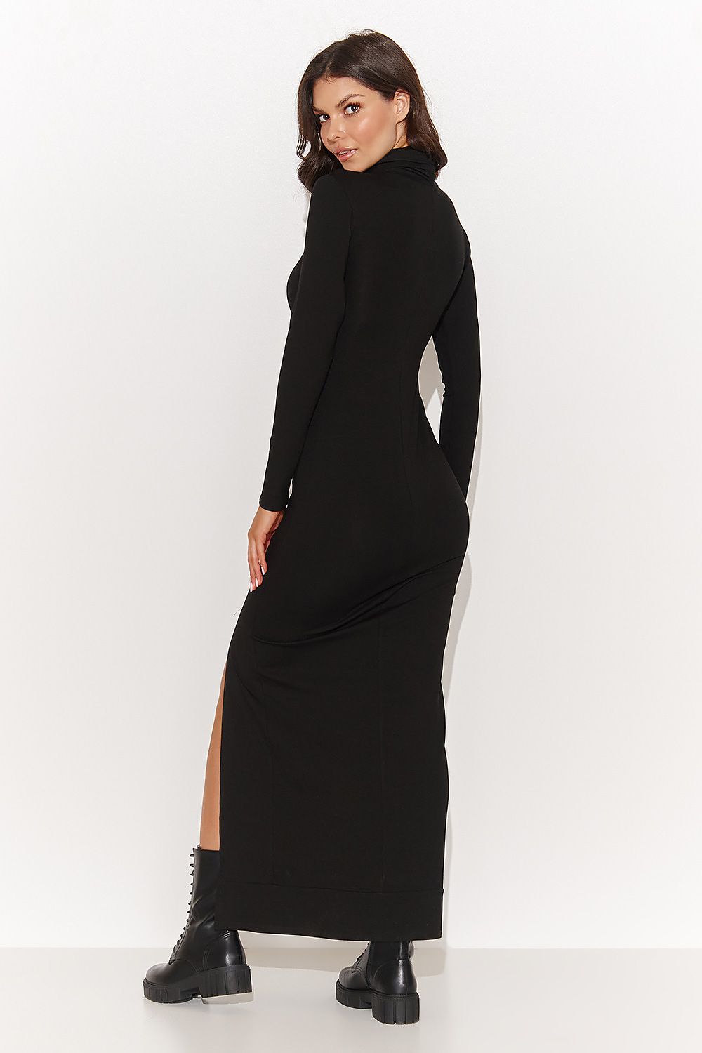  Estélyi ruha model 185601 Numinou 